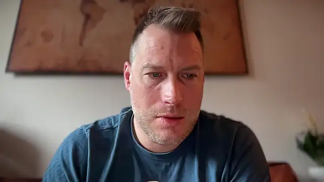 Snapshot of Christian87xxx chatting on 04/04/26, 06:22 Christian87xxx online show from 04/04/26, 06:22