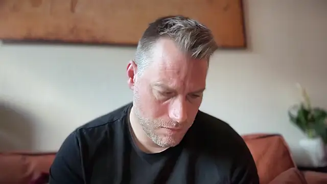 Snapshot of Christian87xxx chatting on 04/06/26, 07:09 Christian87xxx online show from 04/06/26, 07:09