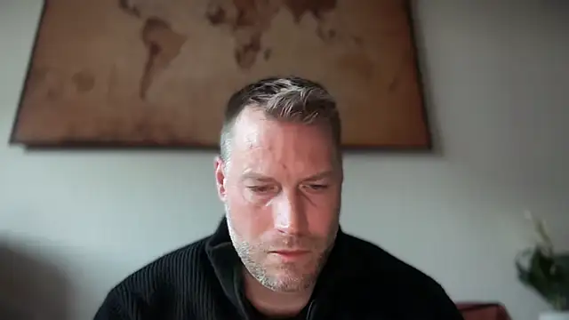 Snapshot of Christian87xxx chatting on 04/08/26, 04:45 Christian87xxx online show from 04/08/26, 04:45