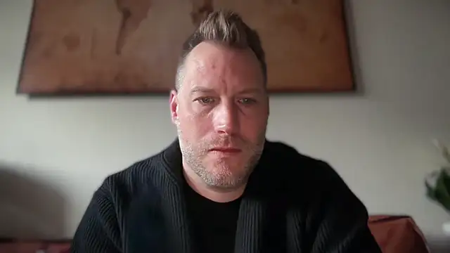 Snapshot of Christian87xxx chatting on 04/09/26, 04:45 Christian87xxx online show from 04/09/26, 04:45