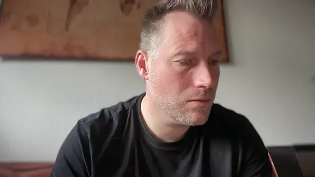 Snapshot of Christian87xxx chatting on 04/25/26, 07:11 Christian87xxx online show from 04/25/26, 07:11