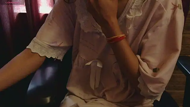 Snapshot of wow-simran chatting on 03/04/26, 03:56 wow-simran online show from 03/04/26, 03:56