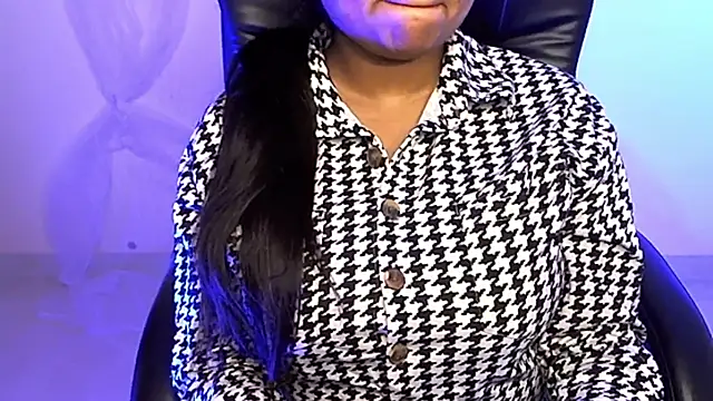Snapshot of Kannu- chatting on 02/18/25, 11:55 Kannu- online show from 02/18/25, 11:55