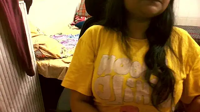 Snapshot of Kannu- chatting on 02/18/26, 10:22 Kannu- online show from 02/18/26, 10:22