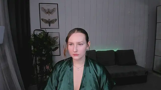 Snapshot of MaryWaddell chatting on 02/02/25, 06:15 MaryWaddell online show from 02/02/25, 06:15