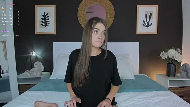 AlannaRussell  online show from 03/25/26, 08:04