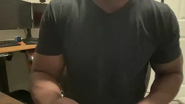 Snapshot of BodyandBBC chatting on 11/20/25, 04:18 BodyandBBC online show from 11/20/25, 04:18