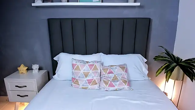 alessia leroy online show from 02/20/25, 11:21