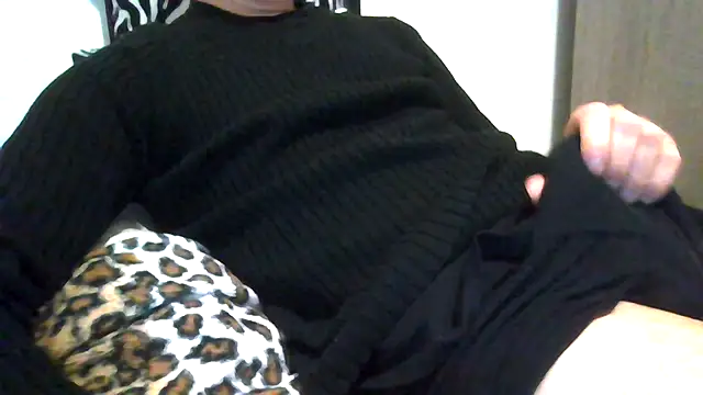 tommyboyteen online show from 02/06/25, 04:58