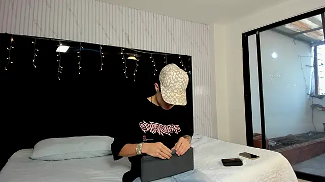 marcuscollins1  online show from 02/05/26, 12:21