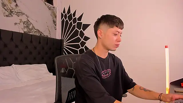 Snapshot of marcuscollins1_ chatting on 04/03/26, 01:31 marcuscollins1 online show from 04/03/26, 01:31