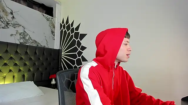 Snapshot of marcuscollins1_ chatting on 04/07/26, 01:33 marcuscollins1 online show from 04/07/26, 01:33