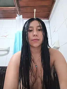 Snapshot of Nohemi_louse chatting on 06/21/26, 05:37 Nohemi louse online show from 06/21/26, 05:37