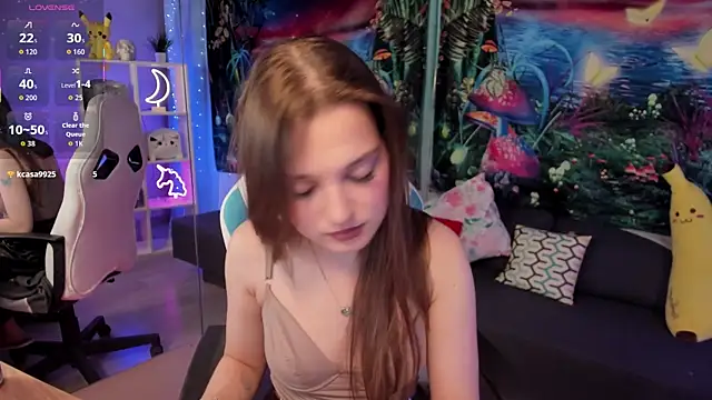 Snapshot of kaisajenner chatting on 11/07/25, 06:30 kaisajenner online show from 11/07/25, 06:30