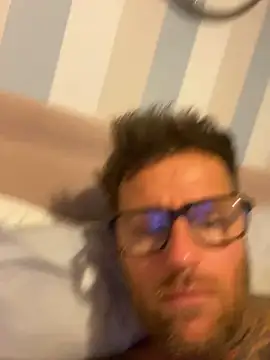 Snapshot of Jamesdeanmcqueen chatting on 02/01/25, 07:34 Jamesdeanmcqueen online show from 02/01/25, 07:34