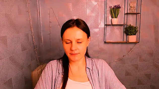 ValeriaHeart  online show from 02/04/25, 12:44