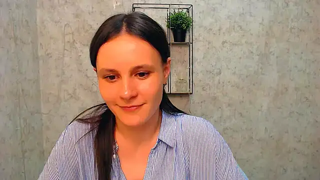 ValeriaHeart  online show from 02/21/25, 06:48