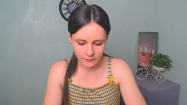 ValeriaHeart  online show from 02/23/25, 01:32