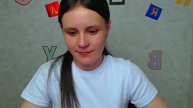 ValeriaHeart  online show from 03/17/25, 04:43