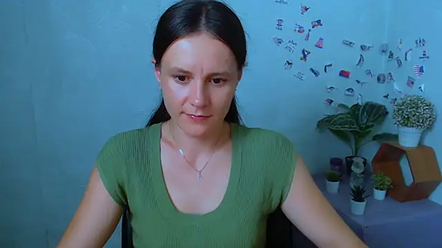 Snapshot of ValeriaHeart_ chatting on 07/06/26, 02:36 ValeriaHeart online show from 07/06/26, 02:36