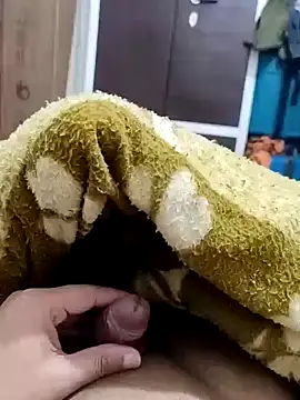 Snapshot of Hot_funky_boy chatting on 02/02/25, 06:42 Hot funky boy online show from 02/02/25, 06:42