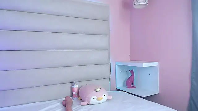 PrincessOlivee online show from 02/06/25, 08:34