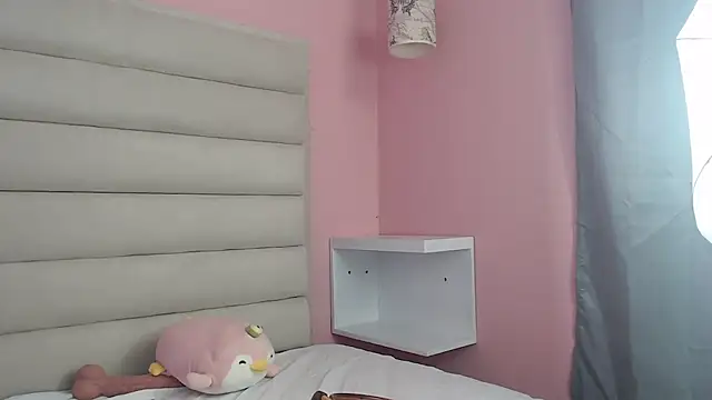 PrincessOlivee online show from 02/07/25, 09:04