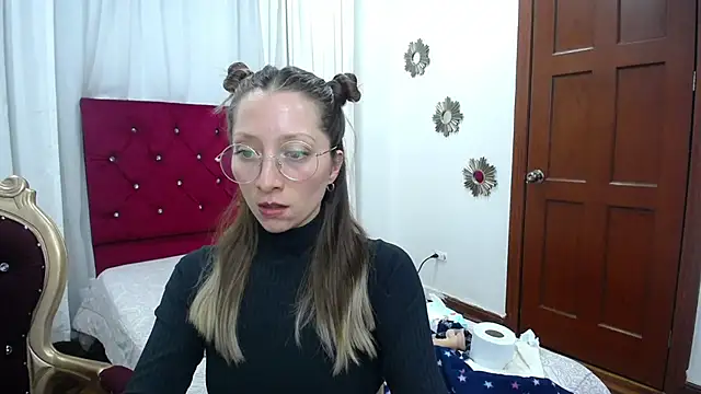 Snapshot of Carlin_Diaz chatting on 03/09/25, 03:01 Carlin Diaz online show from 03/09/25, 03:01