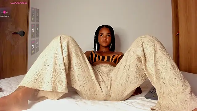 curly sweett1 online show from 09/28/25, 11:54