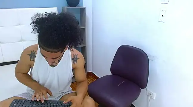 Snapshot of LihanJor_23 chatting on 02/16/25, 03:26 LihanJor 23 online show from 02/16/25, 03:26
