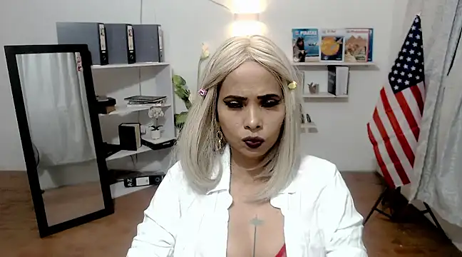 Snapshot of maissacooper chatting on 02/06/25, 12:33 maissacooper online show from 02/06/25, 12:33