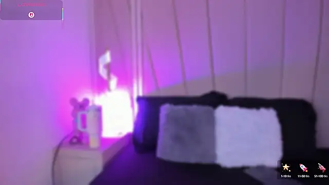 Snapshot of Nikki_vega chatting on 02/25/25, 04:46 Nikki vega online show from 02/25/25, 04:46