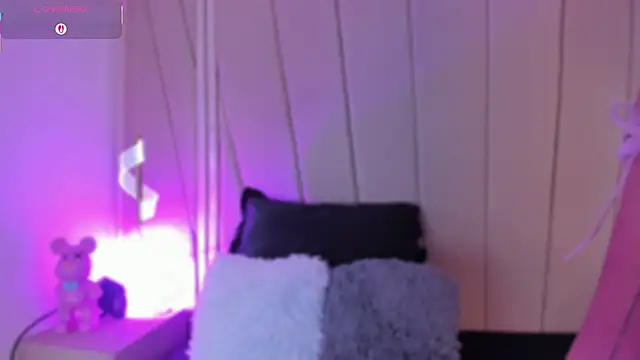 Snapshot of Nikki_vega chatting on 02/27/25, 04:31 Nikki vega online show from 02/27/25, 04:31