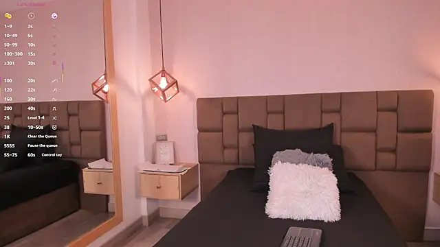 Snapshot of Nikki_vega chatting on 10/09/25, 04:21 Nikki vega online show from 10/09/25, 04:21