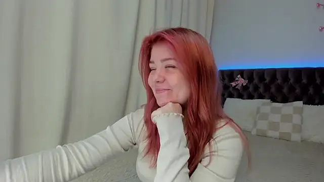 Snapshot of Ella_Mayers chatting on 10/03/25, 11:40 Ella Mayers online show from 10/03/25, 11:40