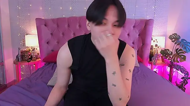 Snapshot of just_gay_ chatting on 03/08/25, 01:25 just gay  online show from 03/08/25, 01:25