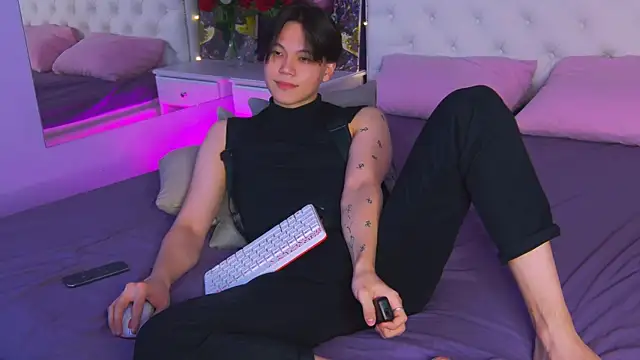 Snapshot of just_gay_ chatting on 03/08/25, 10:34 just gay  online show from 03/08/25, 10:34