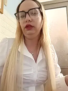 Snapshot of Mia_RainX chatting on 04/19/26, 02:11 Mia RainX online show from 04/19/26, 02:11