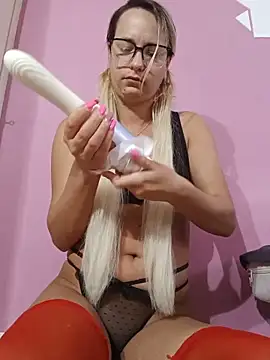 Mia RainX online show from 06/17/26, 04:15