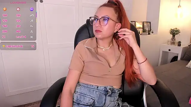 Snapshot of fer_angel_ chatting on 03/08/25, 04:28 fer angel  online show from 03/08/25, 04:28