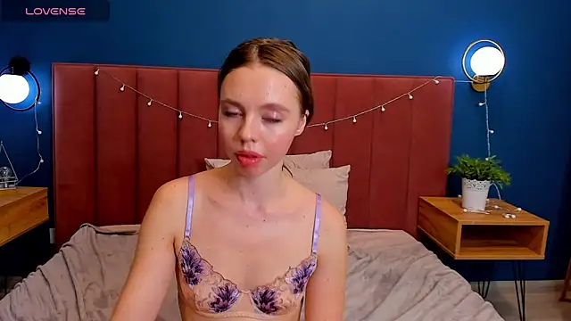 TessaAdorable online show from 02/09/25, 08:00