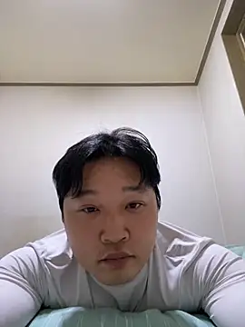 Snapshot of offwhite777 chatting on 02/07/25, 09:58 offwhite777 online show from 02/07/25, 09:58