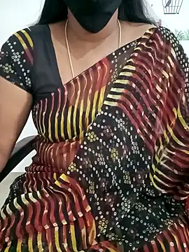 Snapshot of Tamil_Meera12 chatting on 02/05/25, 04:06 Tamil Meera12 online show from 02/05/25, 04:06