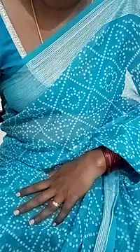 Snapshot of Tamil_Meera12 chatting on 02/06/25, 11:43 Tamil Meera12 online show from 02/06/25, 11:43