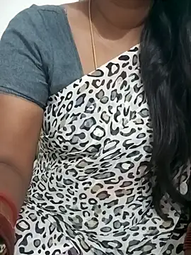 Snapshot of Tamil_Meera12 chatting on 02/13/25, 05:11 Tamil Meera12 online show from 02/13/25, 05:11