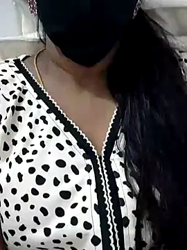 Snapshot of Tamil_Meera12 chatting on 03/21/25, 03:44 Tamil Meera12 online show from 03/21/25, 03:44