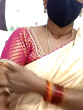 Snapshot of Tamil_Meera12 chatting on 09/13/25, 10:37 Tamil Meera12 online show from 09/13/25, 10:37