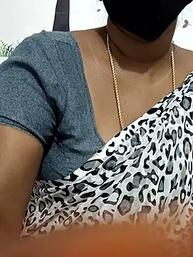 Snapshot of Tamil_Meera12 chatting on 09/14/25, 06:34 Tamil Meera12 online show from 09/14/25, 06:34