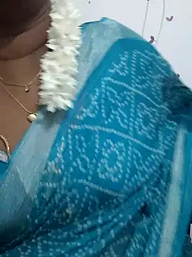 Snapshot of Tamil_Meera12 chatting on 09/30/25, 06:51 Tamil Meera12 online show from 09/30/25, 06:51