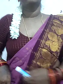 Snapshot of Tamil_Meera12 chatting on 10/05/25, 06:45 Tamil Meera12 online show from 10/05/25, 06:45